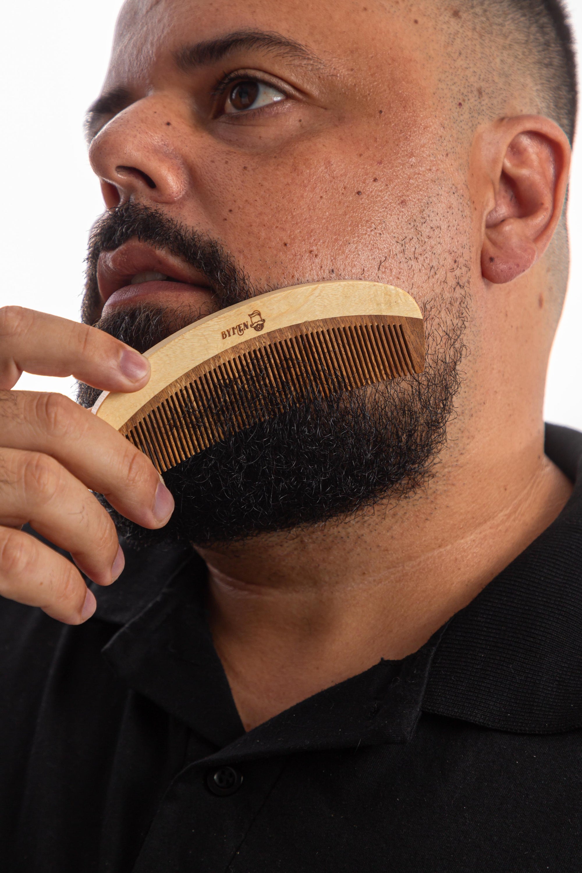 Pente de Madeira Curvo para Barba Portátil - Anti-Frizz e Estilização